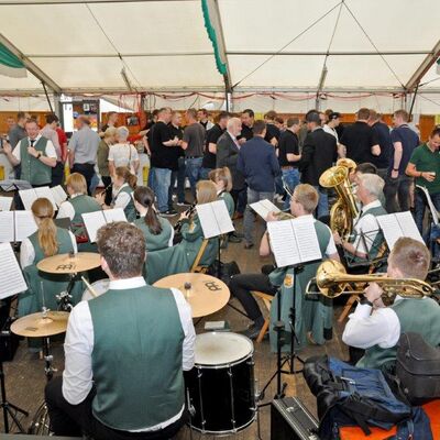 Bild vergr&ouml;&szlig;ern: Sch&uuml;tzenfest H&uuml;lsten