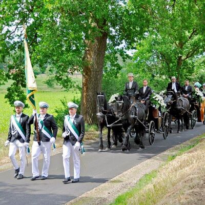 Bild vergr&ouml;&szlig;ern: Sch&uuml;tzenfest H&uuml;lsten
