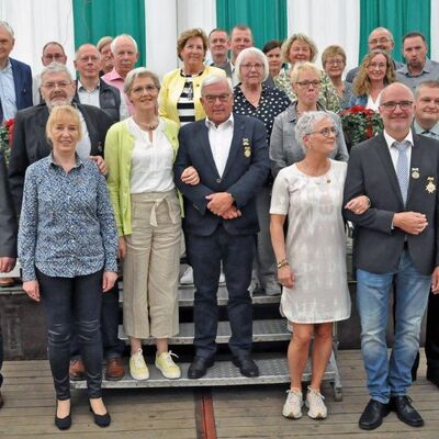 Bild vergr&ouml;&szlig;ern: Sch&uuml;tzenfest H&uuml;lsten