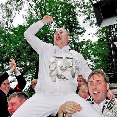 Bild vergr&ouml;&szlig;ern: Sch&uuml;tzenfest H&uuml;lsten