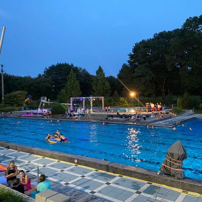Late Night Schwimmen 