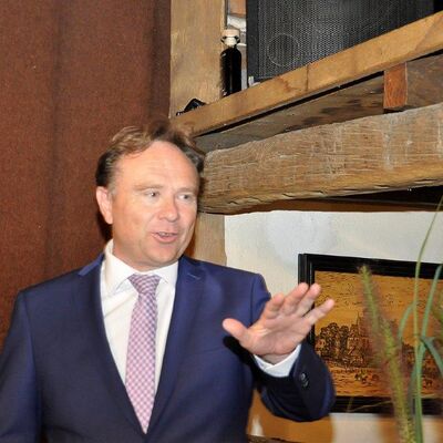 Bild vergr&ouml;&szlig;ern: Bundesverdienstkreuz Hensel