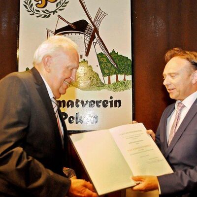 Bild vergr&ouml;&szlig;ern: Bundesverdienstkreuz Hensel
