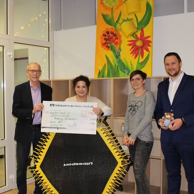 &Uuml;bergabe Spendenscheck Reken Stiftung