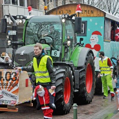 Bild vergr&ouml;&szlig;ern: Karnevalsumzug RKV