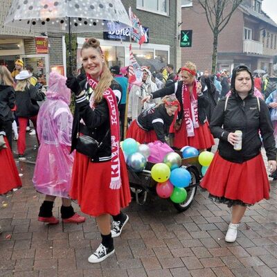 Bild vergr&ouml;&szlig;ern: Karnevalsumzug RKV