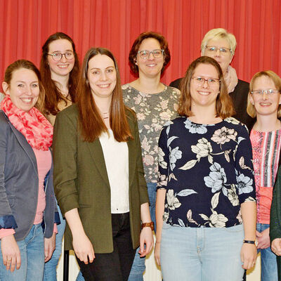 Nach der Jahreshauptversammlung stellt sich der Vorstand des Musikvereins Blaskapelle Reken zum Gruppenbild zusammen.