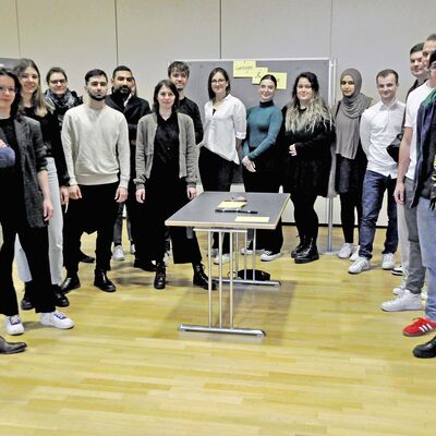 20 Studentinnen und Studenten