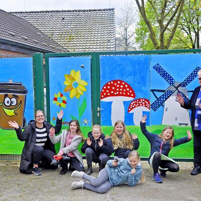neue Sichtschutzwand an der Ellering Schule