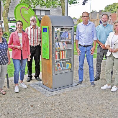 Bücherschrank Westenergie Park am Ehrenmal