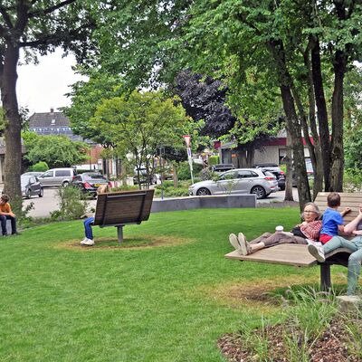 Bild vergr&ouml;&szlig;ern: Park Ehrenmal BR