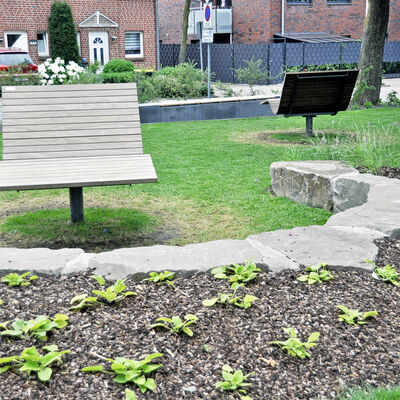Bild vergr&ouml;&szlig;ern: Park Ehrenmal BR