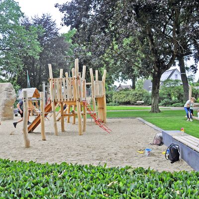 Bild vergr&ouml;&szlig;ern: Park Ehrenmal BR