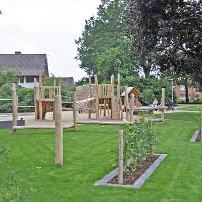 Bild vergr&ouml;&szlig;ern: Park Ehrenmal BR