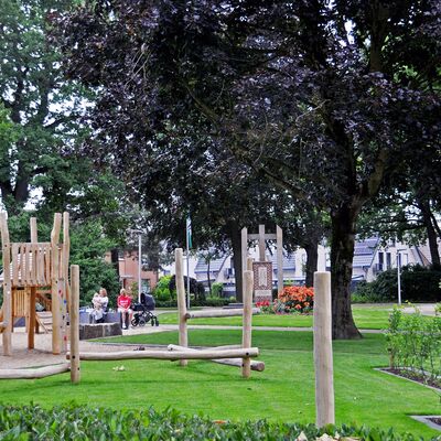 Bild vergr&ouml;&szlig;ern: Park Ehrenmal BR