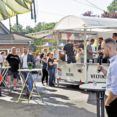 Bild vergr&ouml;&szlig;ern: RS Vereinsheim Spende an DGV H&uuml;lsten