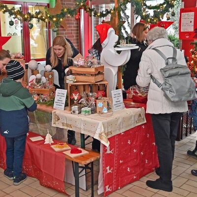 Bild vergr&ouml;&szlig;ern: Adventsbasar 