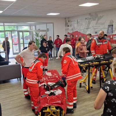 Bild vergr&ouml;&szlig;ern: Berufsfeuerwehr-Tag / Rettungswachen-Wochenende